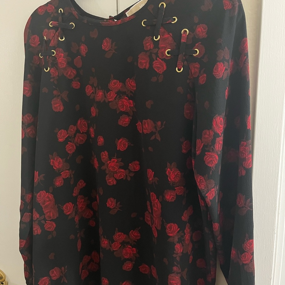 Ladies Rose Motif Top - Picture 4 of 6